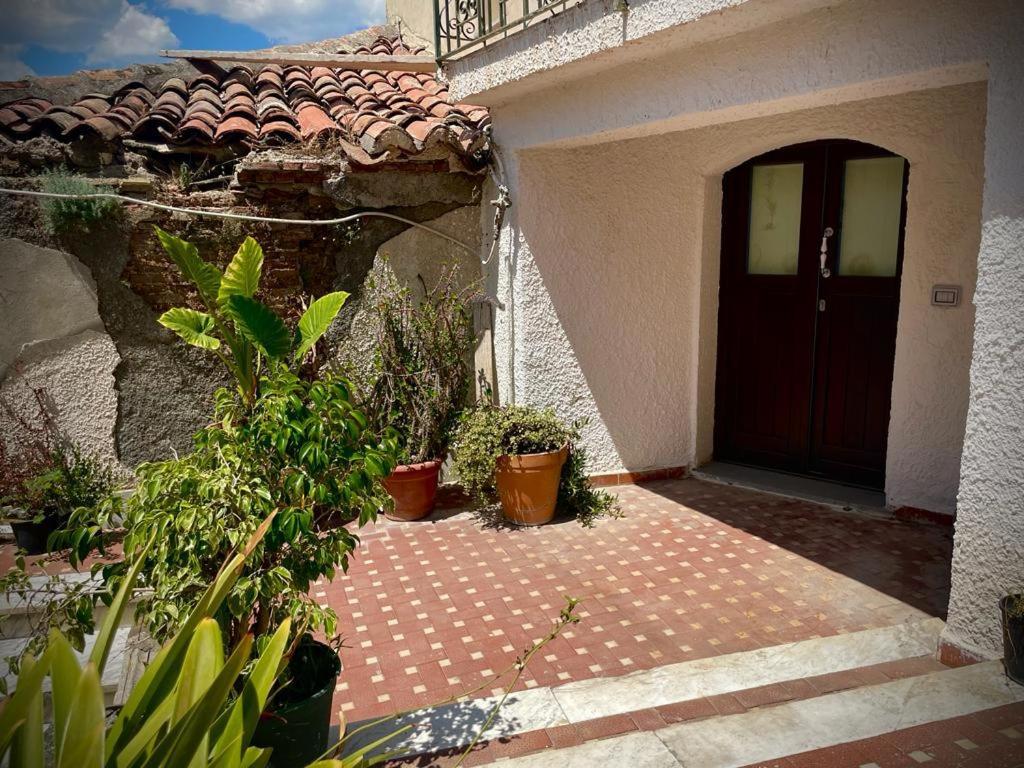 La Casina Di Venere Hotel Savoca Bagian luar foto