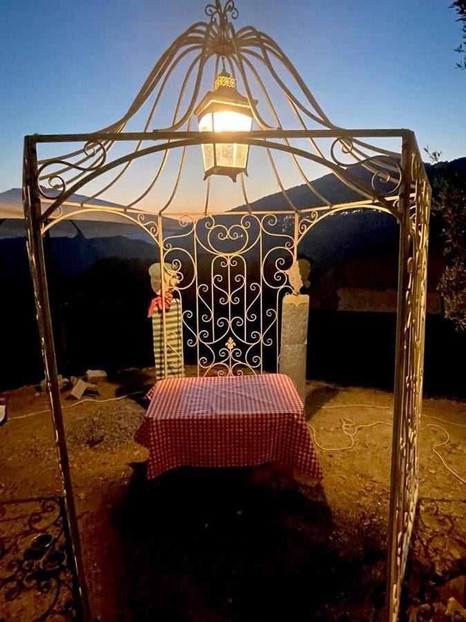 La Casina Di Venere Hotel Savoca Bagian luar foto