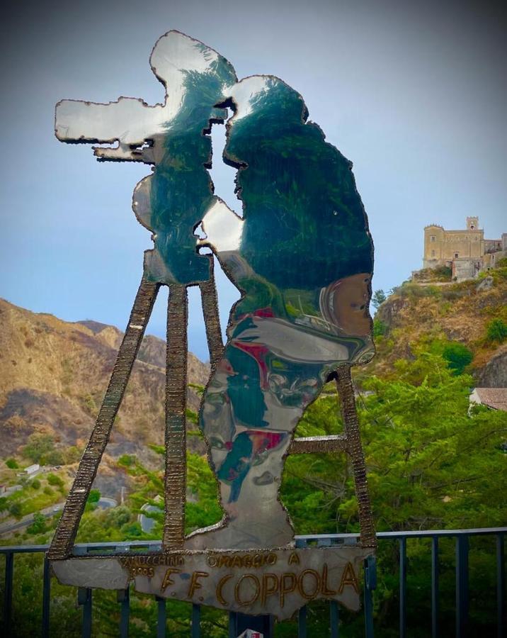 La Casina Di Venere Hotel Savoca Bagian luar foto