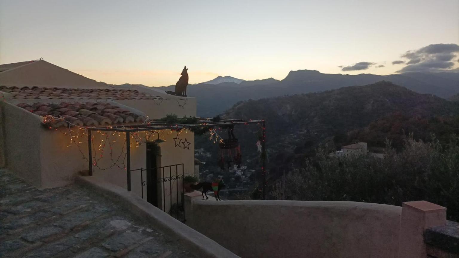 La Casina Di Venere Hotel Savoca Bagian luar foto